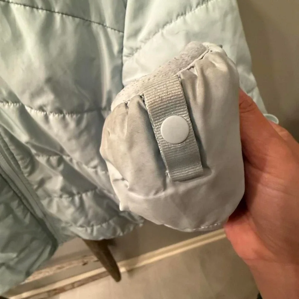 The North Face mint puffer jacket 10, M, some wear on sleeve, shown in photos,
